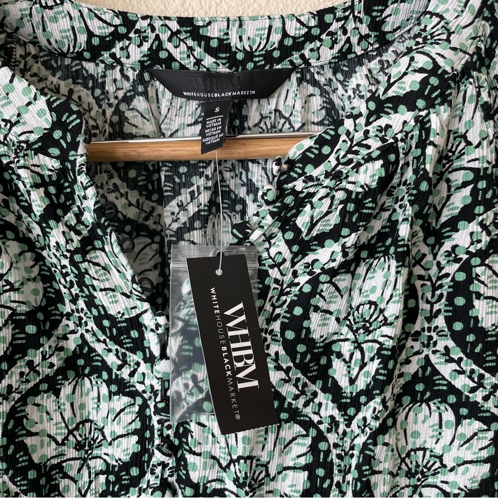 Elegant Black and White Patterned Women's Top - Picture 2 of 10